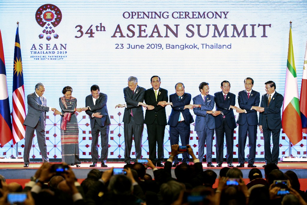 Dancers perform during the opening ceremony of the 34th ASEAN Summit at the Athenee Hotel in Bangkok, Thailand June 23, 2019. Image: REUTERS/Athit Perawongmetha