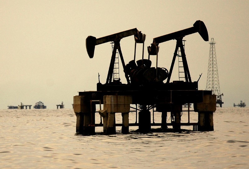Oil prices drop as fears wane about fallout from Syria strikes