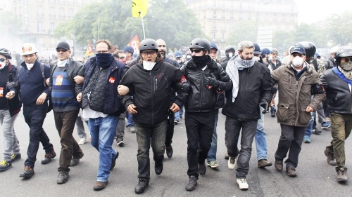 France protests: Dozens detained in clashes with police