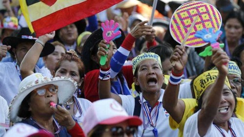 Thai protesters killed in grenade attack