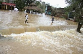 Misery mounts in Cyclone Phailin's wake
