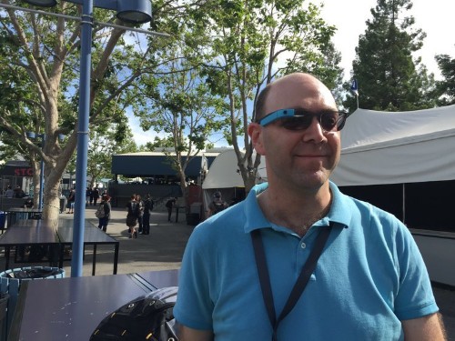 What it's like to be part of the 'rare breed' of people still using Google Glass