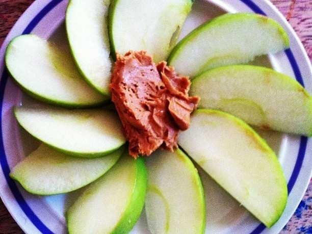 The 18 best snacks to eat at your desk