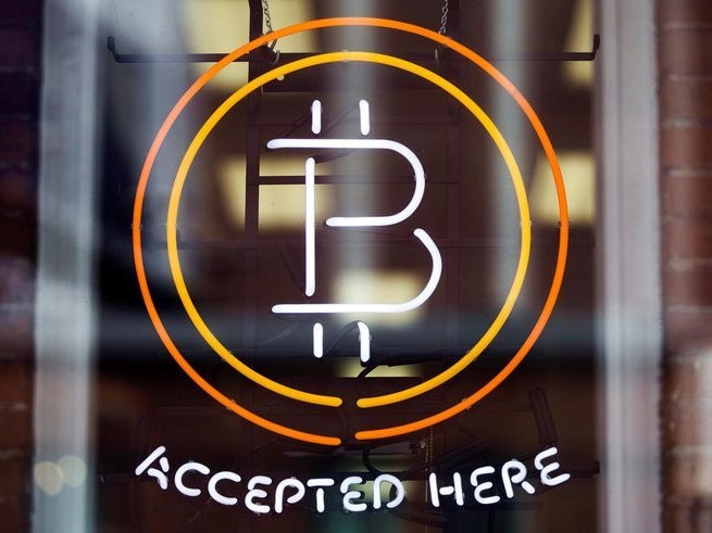 Become a blockchain expert in 1,384 words