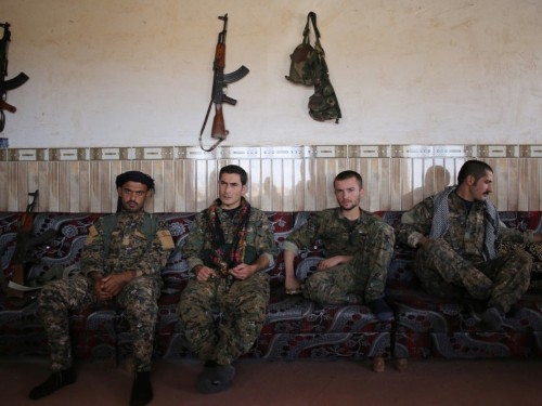 American Mennonites keep traveling to Iraq to fix windows