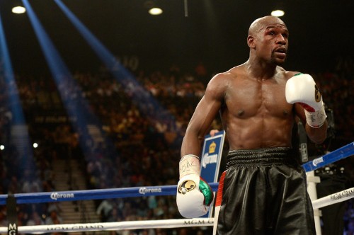 Floyd Mayweather Narrowly Beats Marcos Maidana, Comes The Closest He Has Come To Losing A Fight In Years