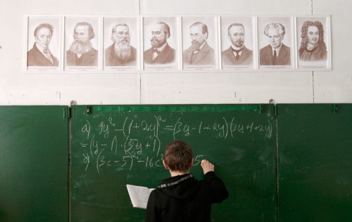 Our brains use 4 steps to solve math problems — and the discovery might change education