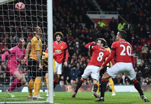 Liverpool, Man Utd face top-four crunch clash
