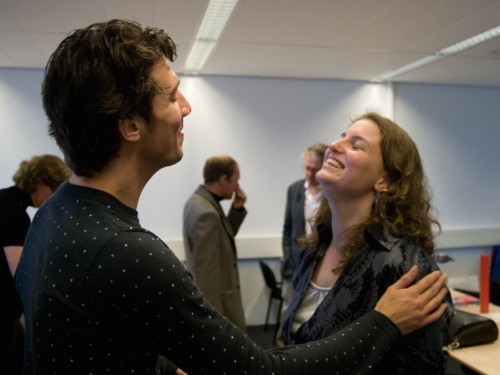 An executive coach shares 10 tips you can use to feel more confident