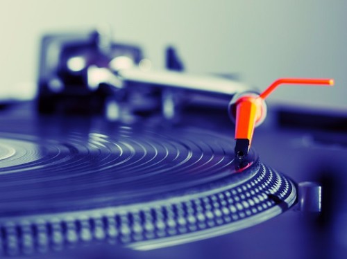 Vinyl sales generate more revenue than free Spotify, Youtube, and VEVO combined