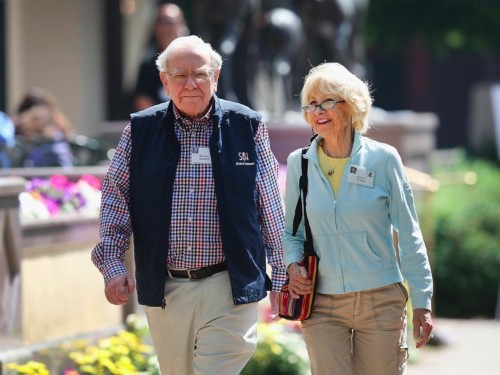 Inside billionaire Warren Buffett's unconventional marriage, which included an open arrangement and 3-way Christmas cards