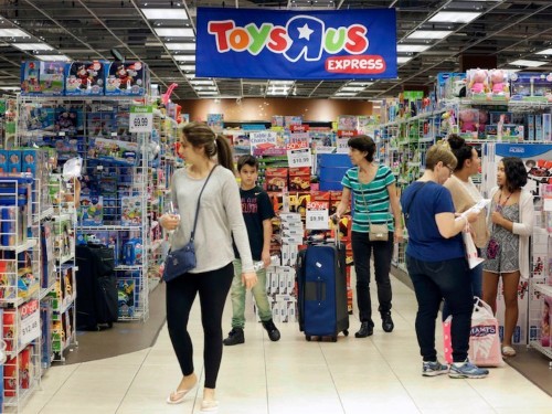 Toys R Us stores are slashing prices on Apple products as the toy giant prepares to shutter or sell all 735 locations across the US