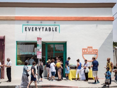 A fast-casual chain is bringing healthy food to LA's food deserts
