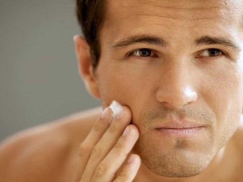 Stats Show Makeup And Spanx Are Getting More Popular Among Millennial Men