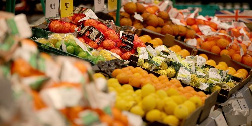Here’s how to actually remove pesticides from your fruit — including the organic ones
