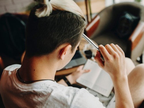 I've saved nearly $270,000 at age 28, and I'm convinced the key to growing your net worth is spending less on 3 things