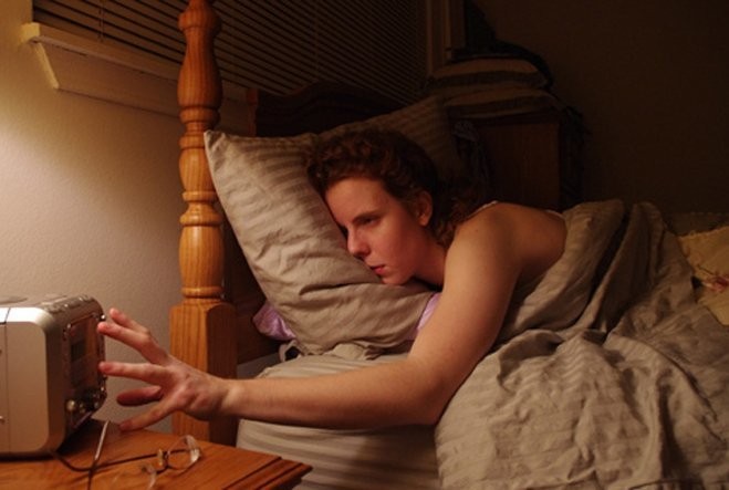 12 easy ways to wake up earlier in the morning