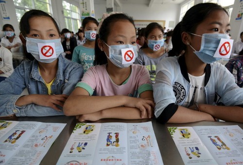 Beijing's ban on indoor smoking begins
