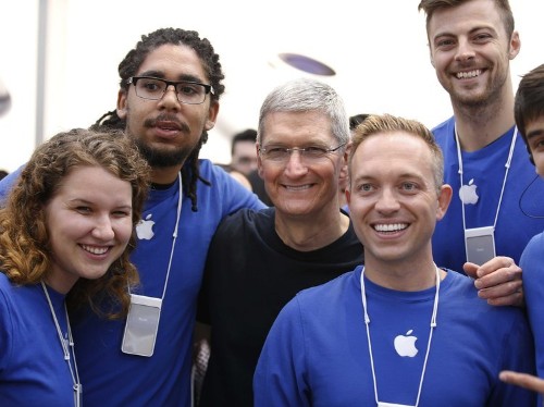 10 mind-blowing facts about the Apple Store