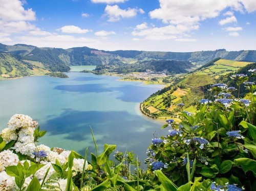 5 travel experts reveal the best places they've ever visited
