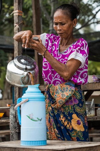 29 photos of daily life on Malaysia's most remote islands, where 'sea gypsies' live miles away from civilization
