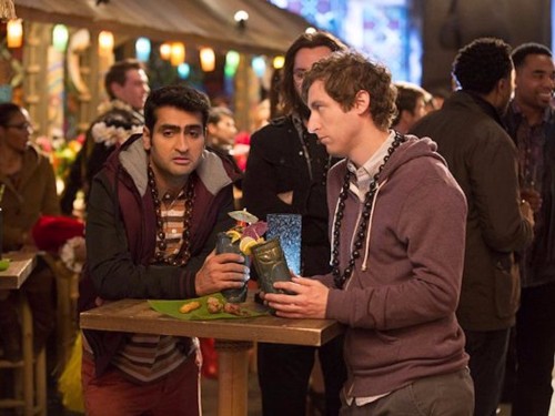 9 simple ways to start a conversation with strangers at awkward networking events