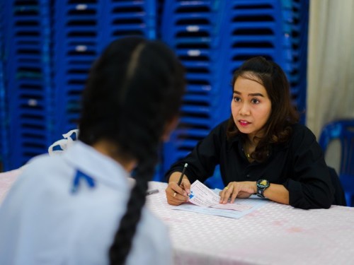 7 signs your boss is impressed with you, even if it doesn't seem like it