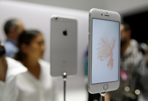 Apple is trying to break the stranglehold of mobile carriers
