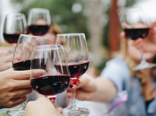 A large study has found excessive alcohol consumption is strongly associated with developing early-onset dementia