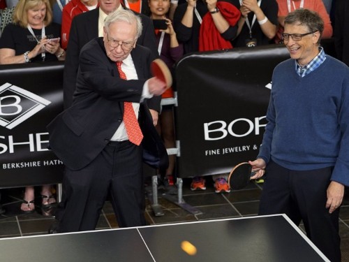 Successful people from Warren Buffett to Bill Gates spend their free time the same way