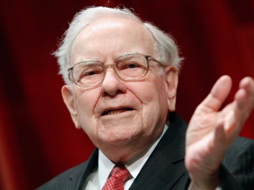 I tried the 10/10/10 Method to make decisions like Warren Buffett and Ray Dalio — and it's completely changed the way I view choices