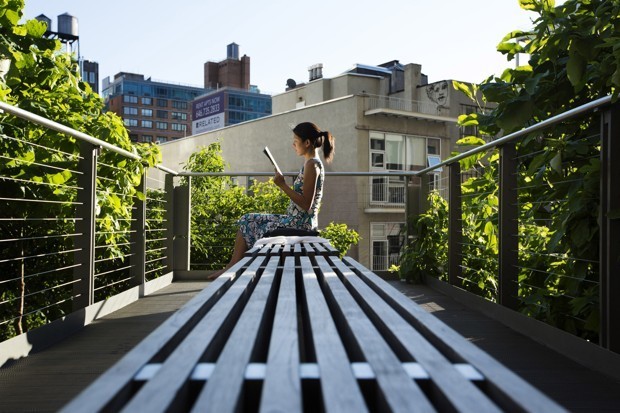 Why Some People Find Crowded Cities Relaxing—And Others Don't