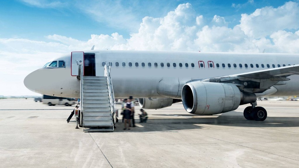 When Is the Right Time to Postpone or Cancel Your Flight During Coronavirus?