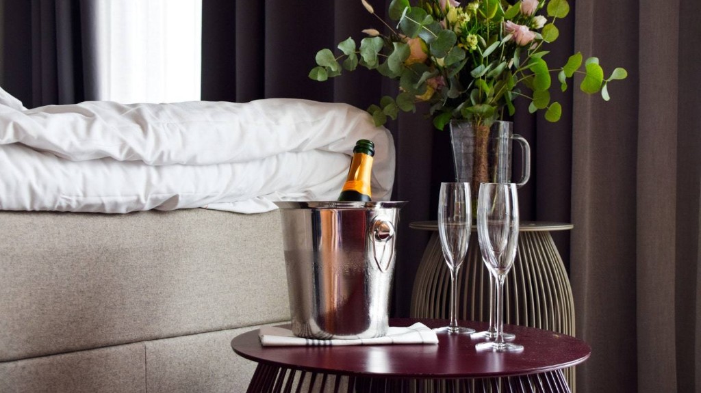 10 Ways to Recreate the Luxury of Hotel Turndown Service at Home