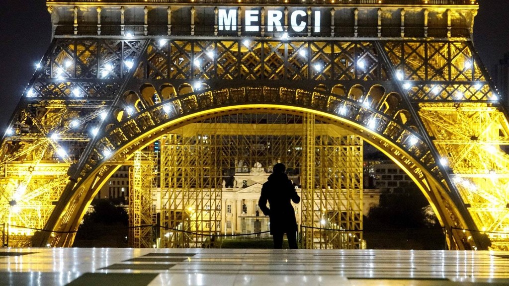 Photos of Paris During Coronavirus, From Empty Streets to Messages of Hope on the Eiffel Tower