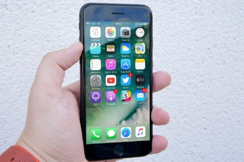 Smartphone obsession could be changing the shape of your eyes