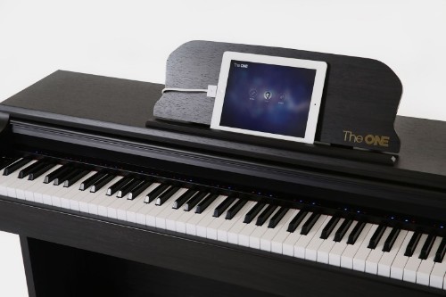 Apple-approved piano teaches you to play the smart way