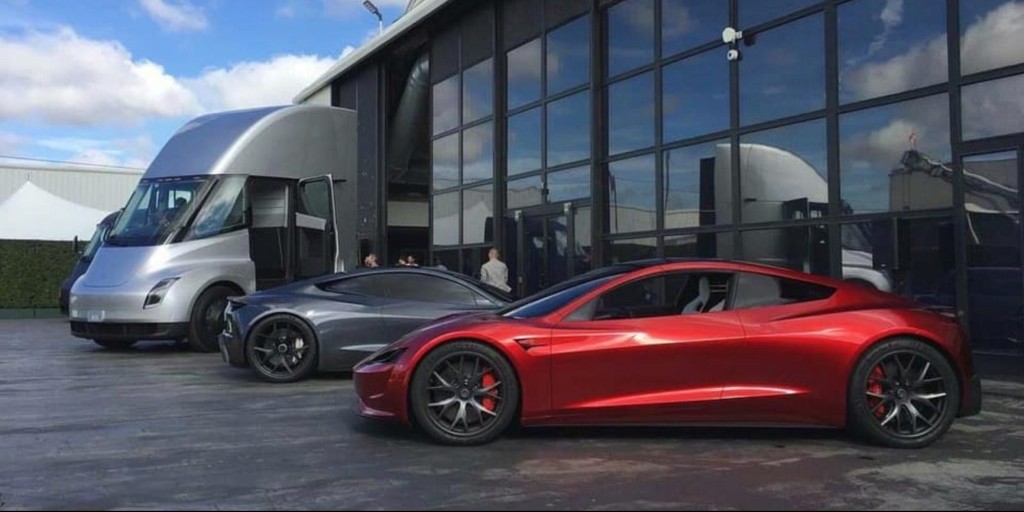Elon Musk on Tesla Roadster's SpaceX package: 'It’s like full-on James Bond' - Electrek