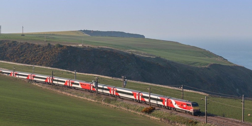 Scotland will decarbonize passenger rail services by 2035 - Electrek