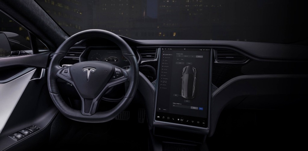 Tesla brings back radio (yes, radio!) for $500 with infotainment retrofit - Electrek