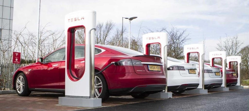 Tesla hires guy behind Apple Pay to lead Supercharger experience. What you want to improve? - Electrek