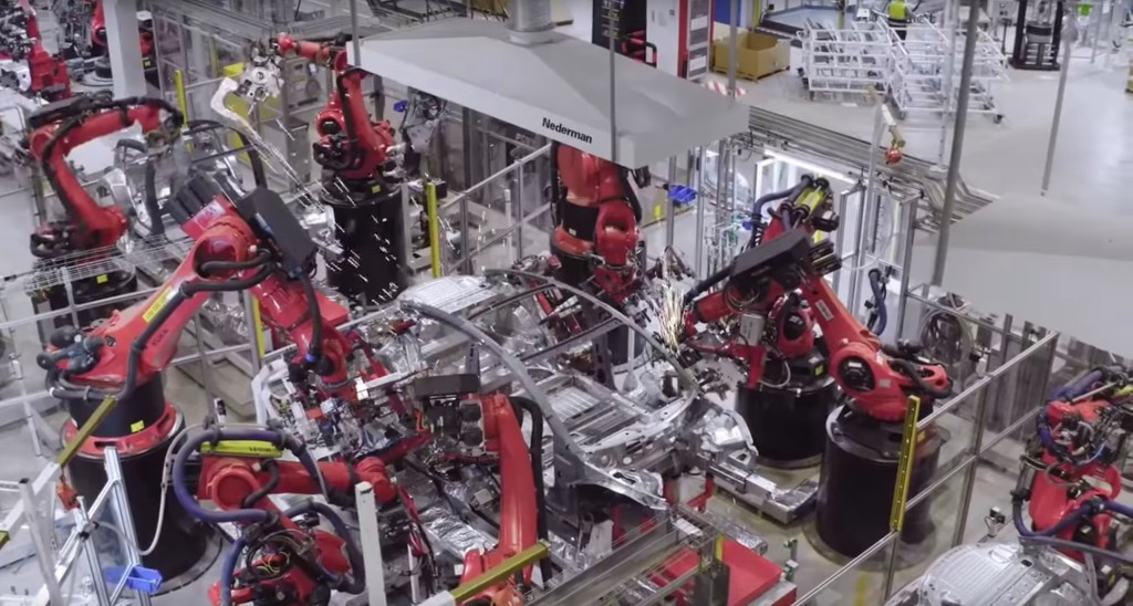 Tesla releases impressive look inside Gigafactory Shanghai, with its hundreds of robots - Electrek