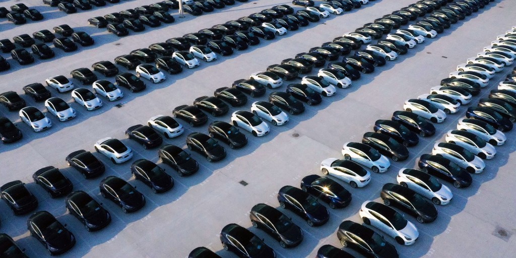 Tesla ships out first 7,000 made-in-China Model 3 cars to Europe - Electrek