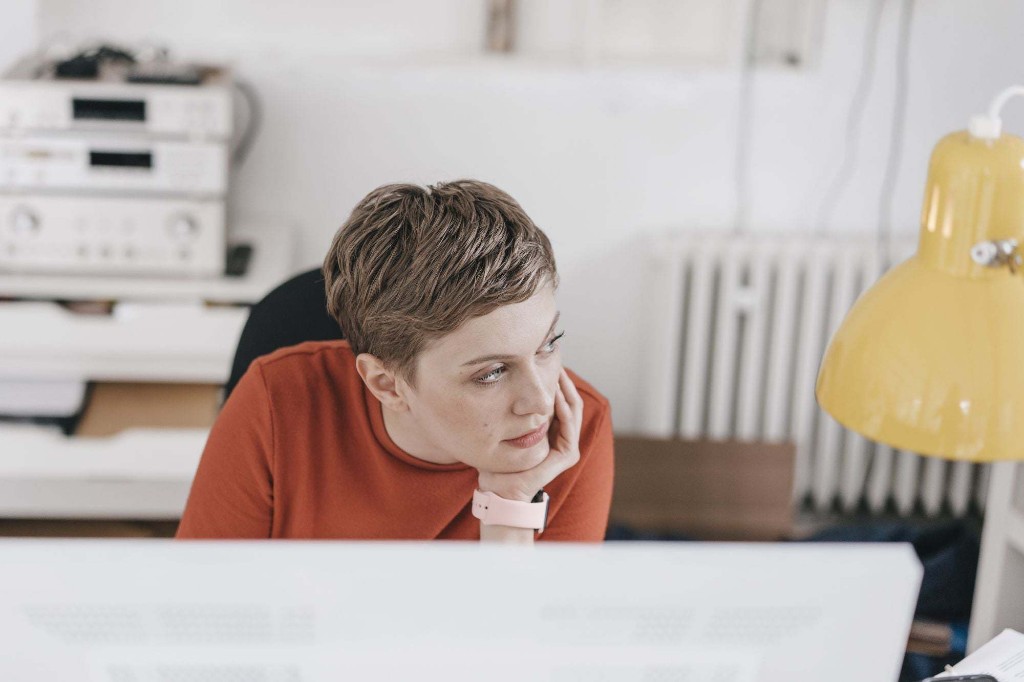 9 Ways to Focus a Wandering Mind (Infographic)