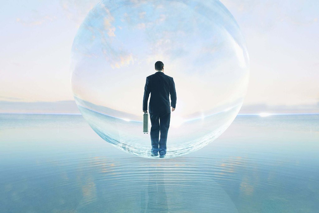 4 Tips To Keep Your Business Afloat in a Downturn