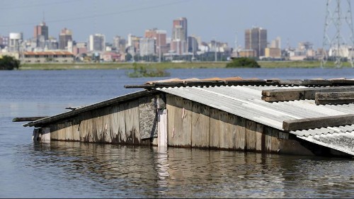 Americas: thousands evacuated, as El Nino triggers worst flooding in decades