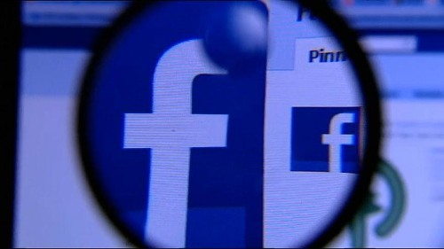 As Facebook data losses spiral, analyst says Zuckerberg should go