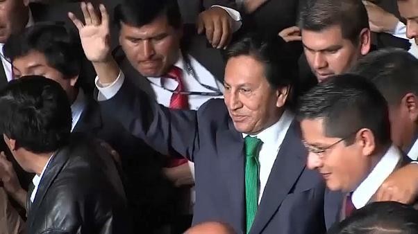 El expresidente peruano Alejandro Toledo detenido en Estados Unidos. Fue arrestado en su casa de California. El proceso de extradición a Perú, donde se le reclama por corrupción en el caso Odebrecht, podría alargarse un año