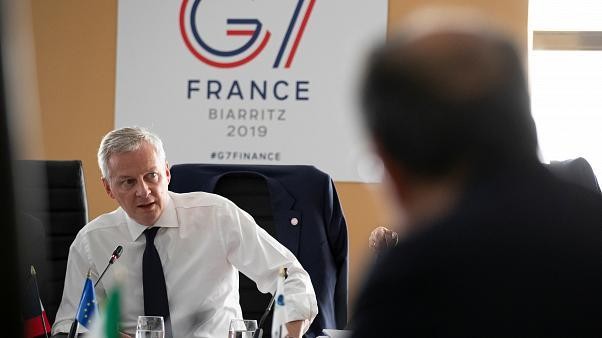 El G7 estudia el impuesto a los gigantes de internet. La cumbre de Chantilly se centra en la cuestión que enfrenta desde la semana pasada a Francia y Estados Unidos. Sus responsables de Economía han tratado el tema. en una reunión bilateral.#G7FinanceE