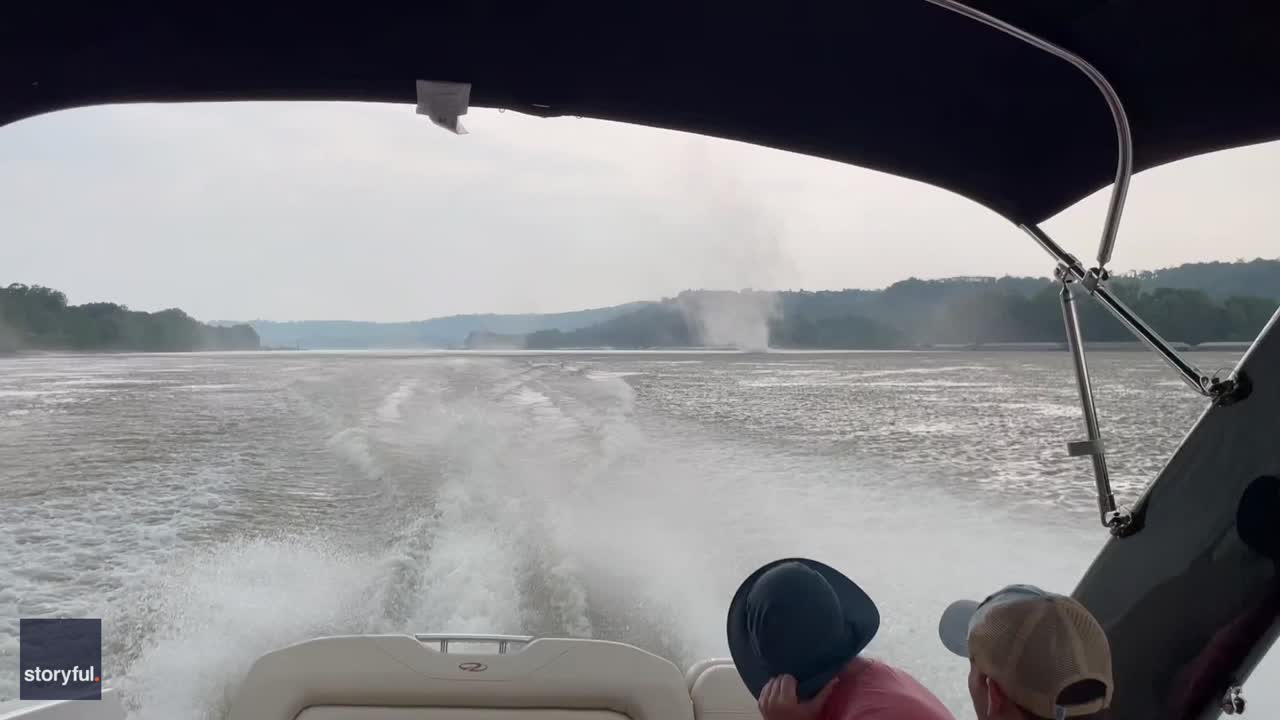 Boaters Have Close Encounter With Waterspout in Ohio